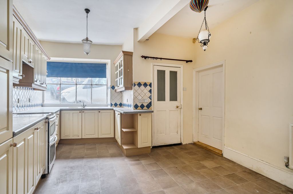 Property photo 3 of 22 Kitchen/Breakfast Ro