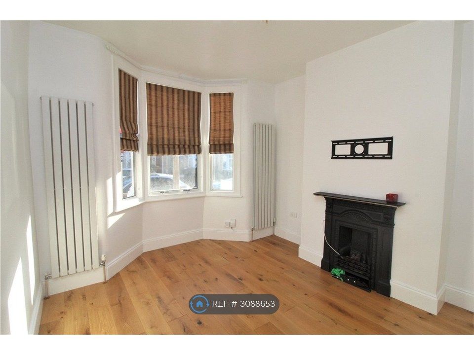 Property photo 3 of 13 Sitting Room