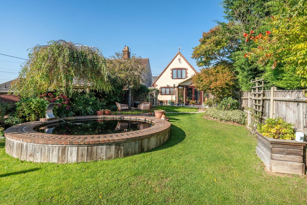 Property photo 1 of 27