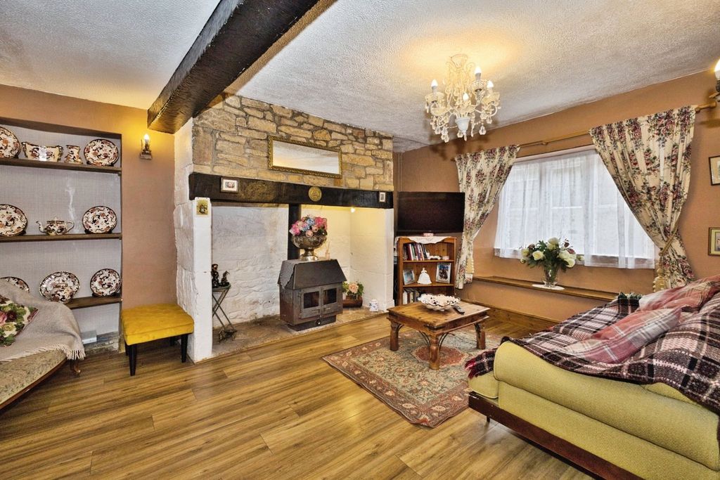 Property photo 2 of 19