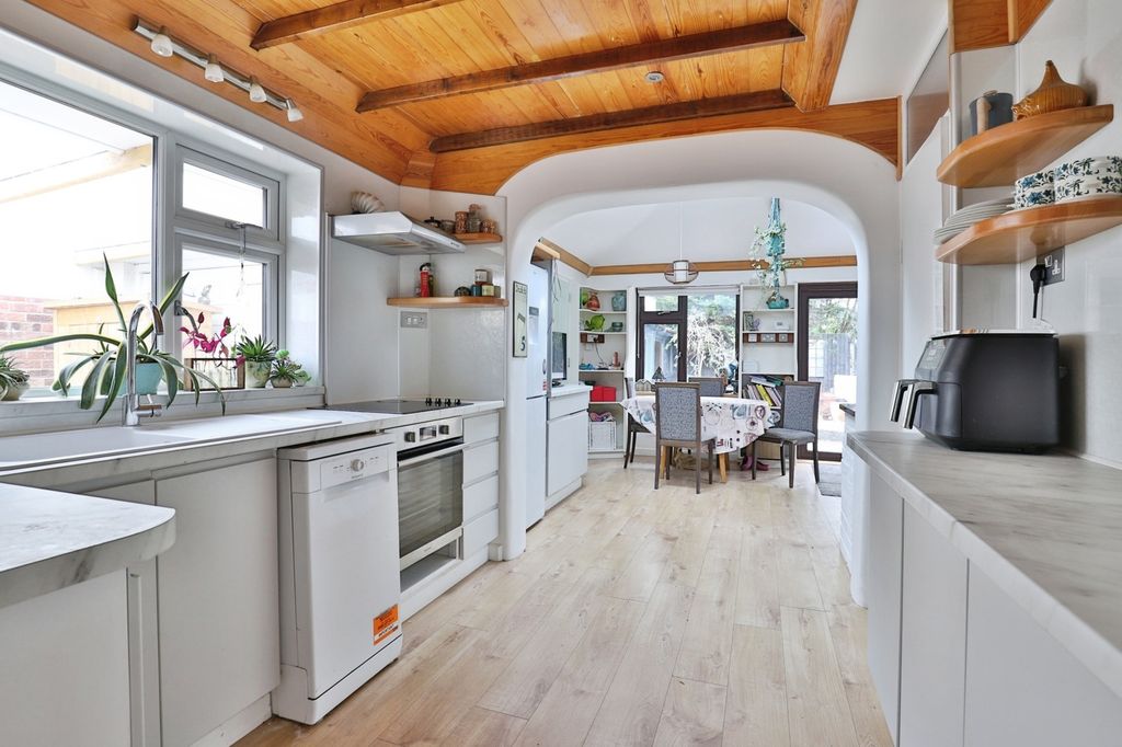 Property photo 3 of 16 Photo