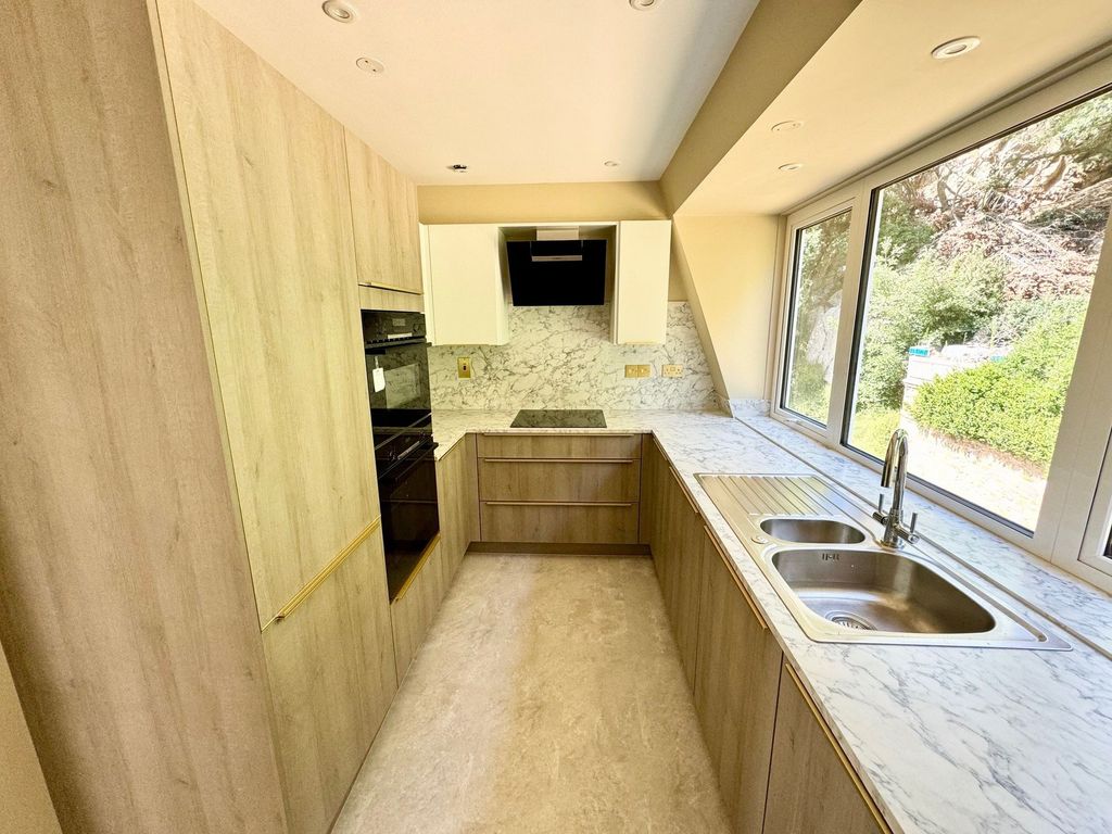 Additional image 6 of 3 bed flat for saleApt 10 Chateau Des Roches, St Brelade JE3