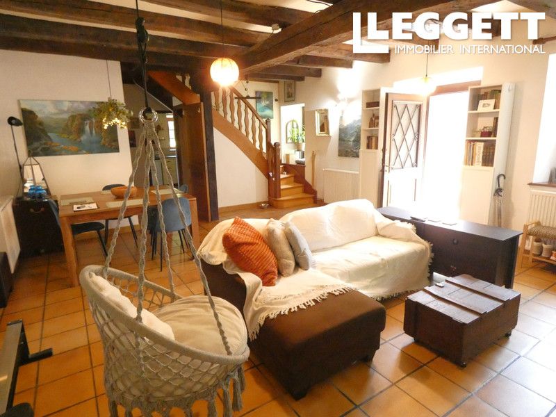 Property photo 2 of 10