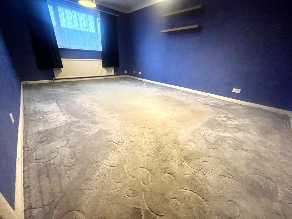 Property photo 3 of 7 Lounge