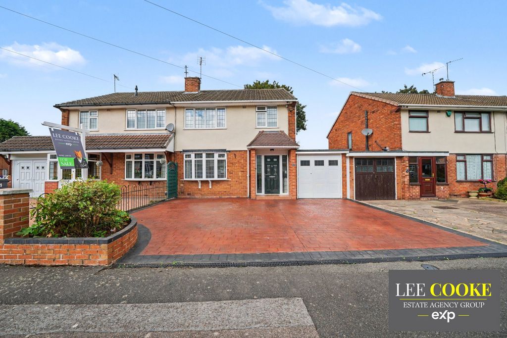 Property photo 2 of 36