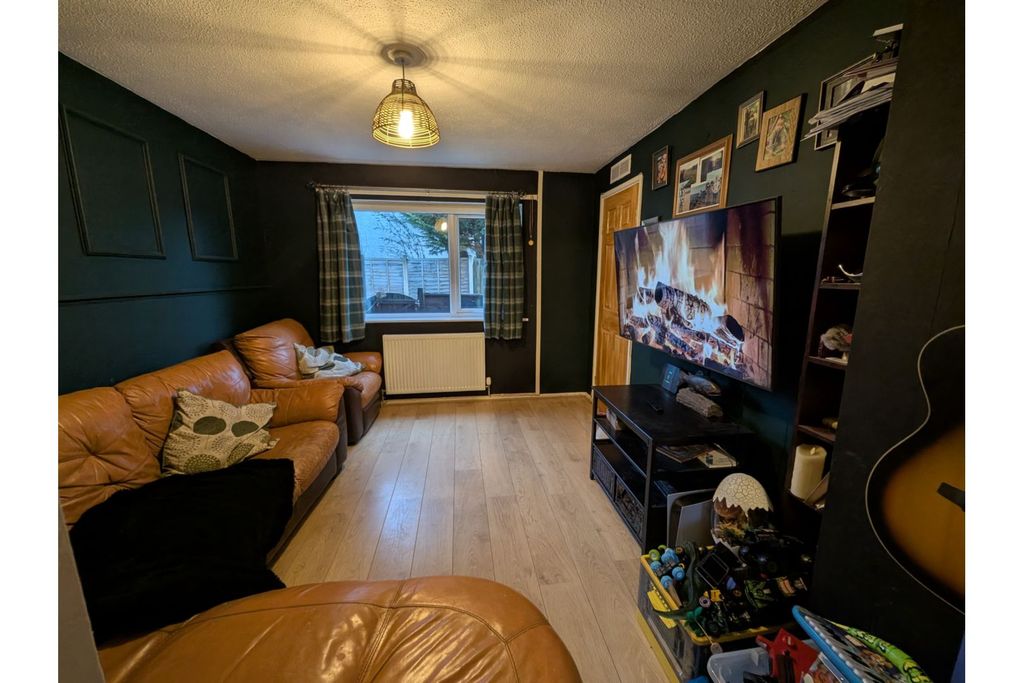 Property photo 3 of 12