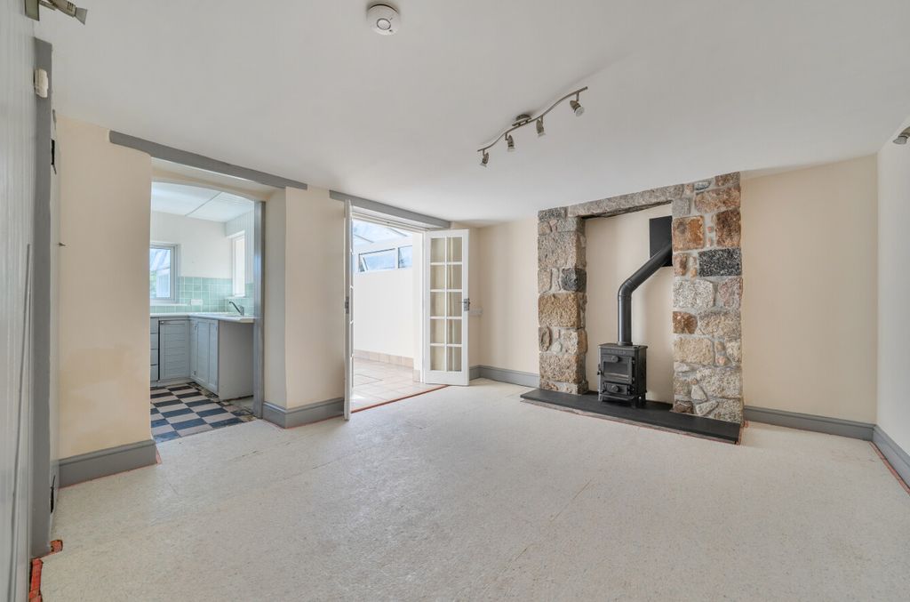 Property photo 2 of 17 3 Belmont Road