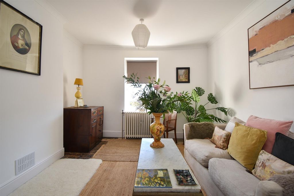 Property photo 3 of 17 Living Room