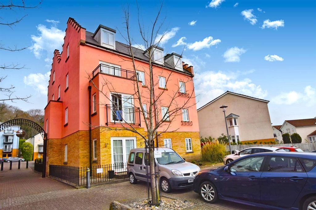 Property photo 1 of 15
