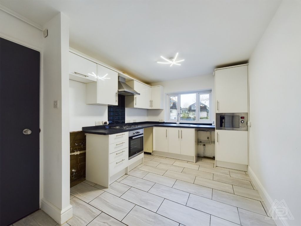 Property photo 2 of 7 3752644