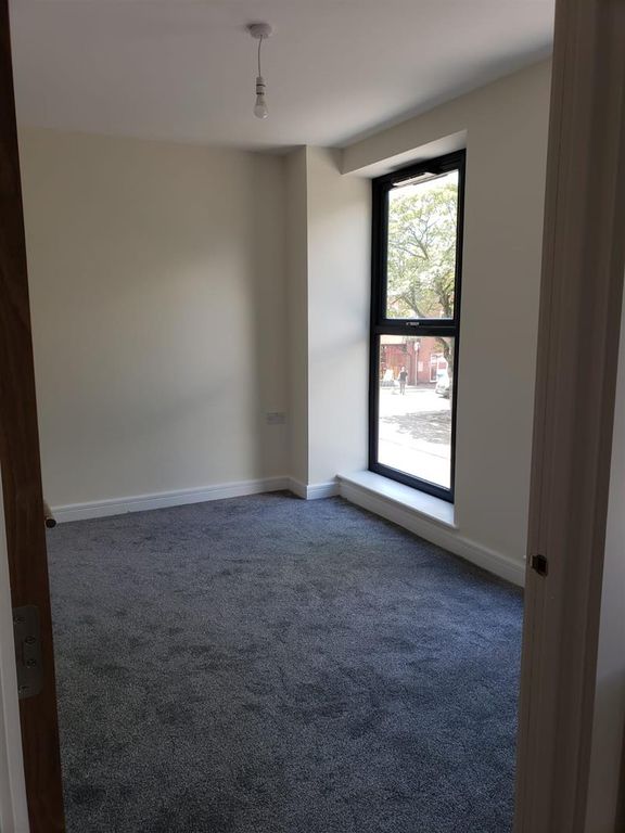 Property photo 3 of 17 2Fef5E59-1967-4E98-9d64-B61Efa9Aaaa1.Jpg