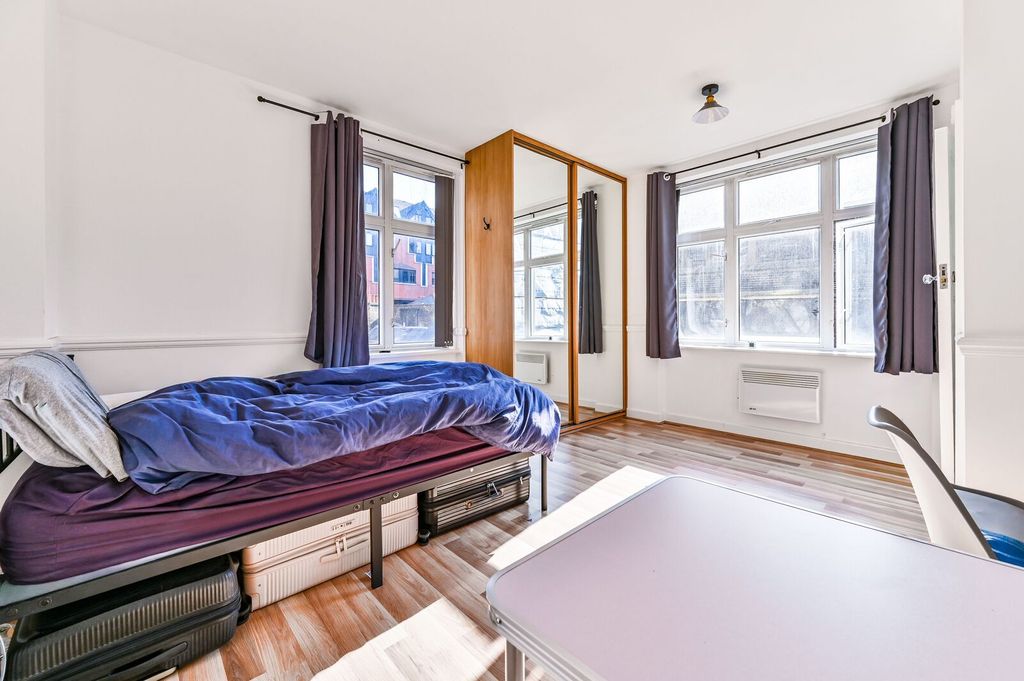 Property photo 1 of 5