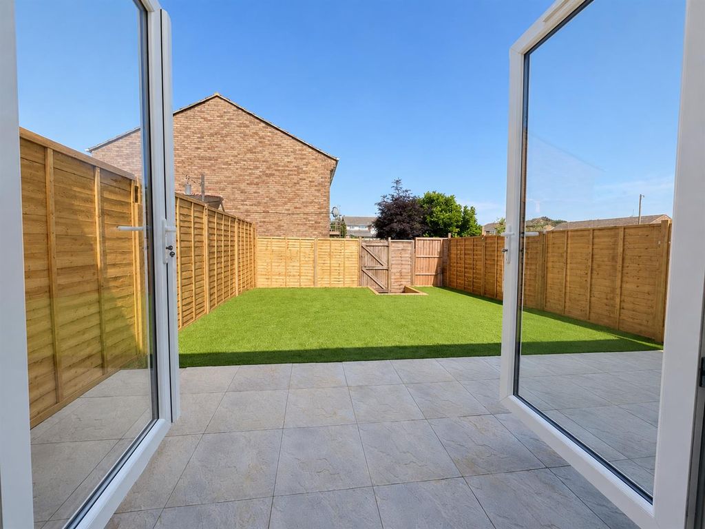 Property photo 3 of 15