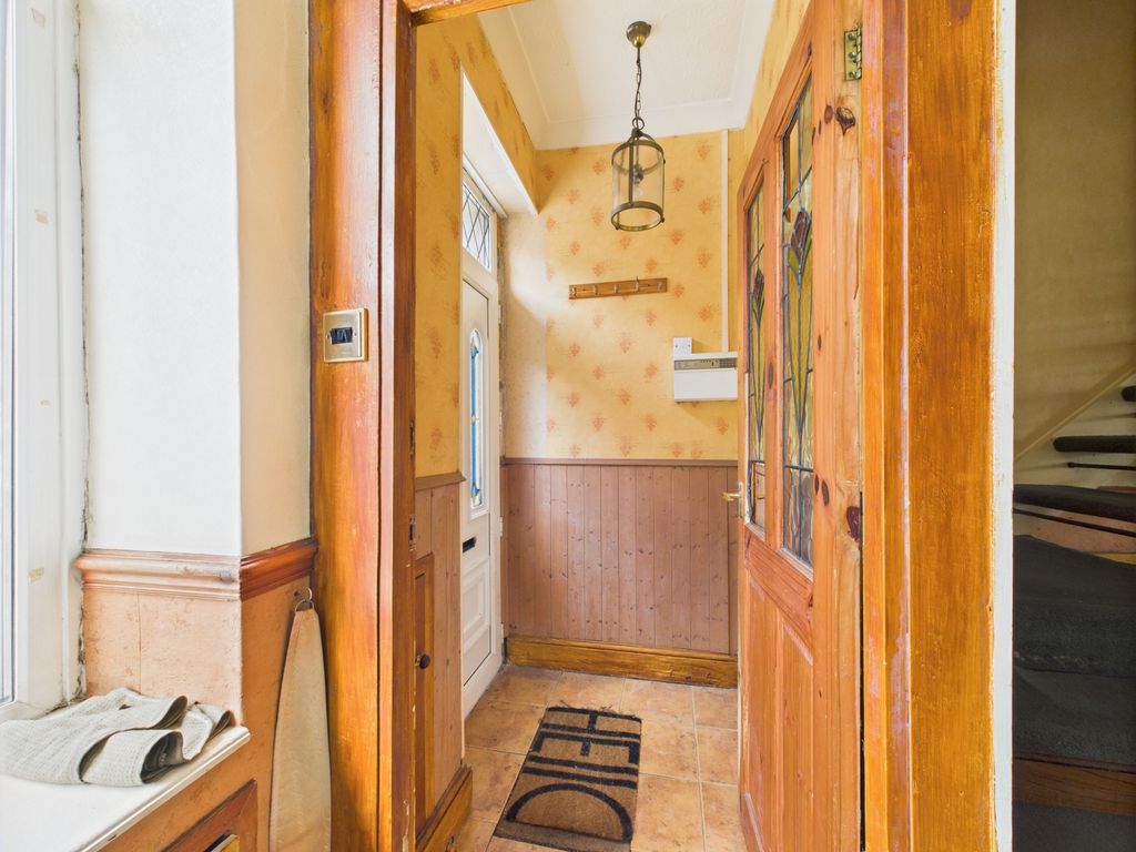 Property photo 3 of 12 Entrance Vestibule
