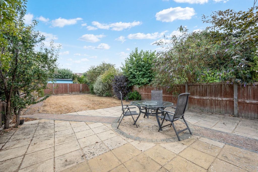 Property photo 3 of 21 Meadowview Road