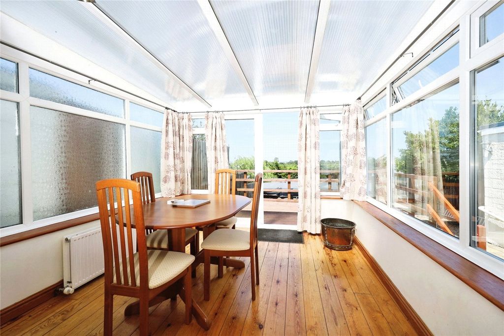 Property photo 3 of 17 Picture No. 01