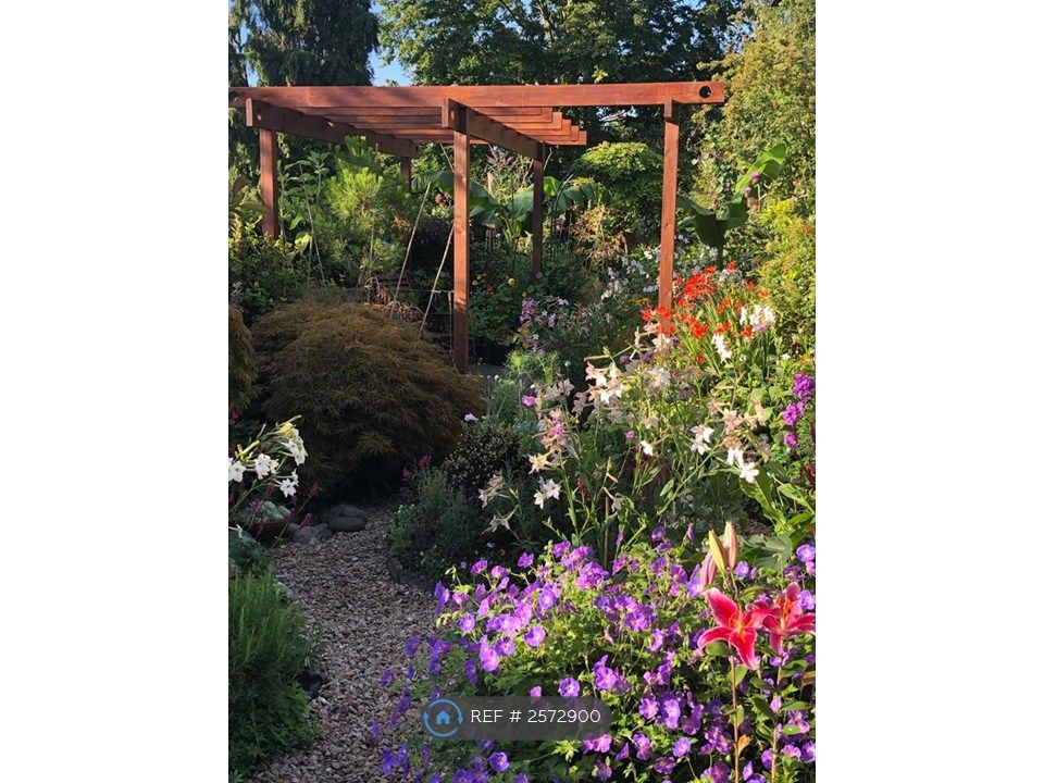 Property photo 3 of 11 Garden