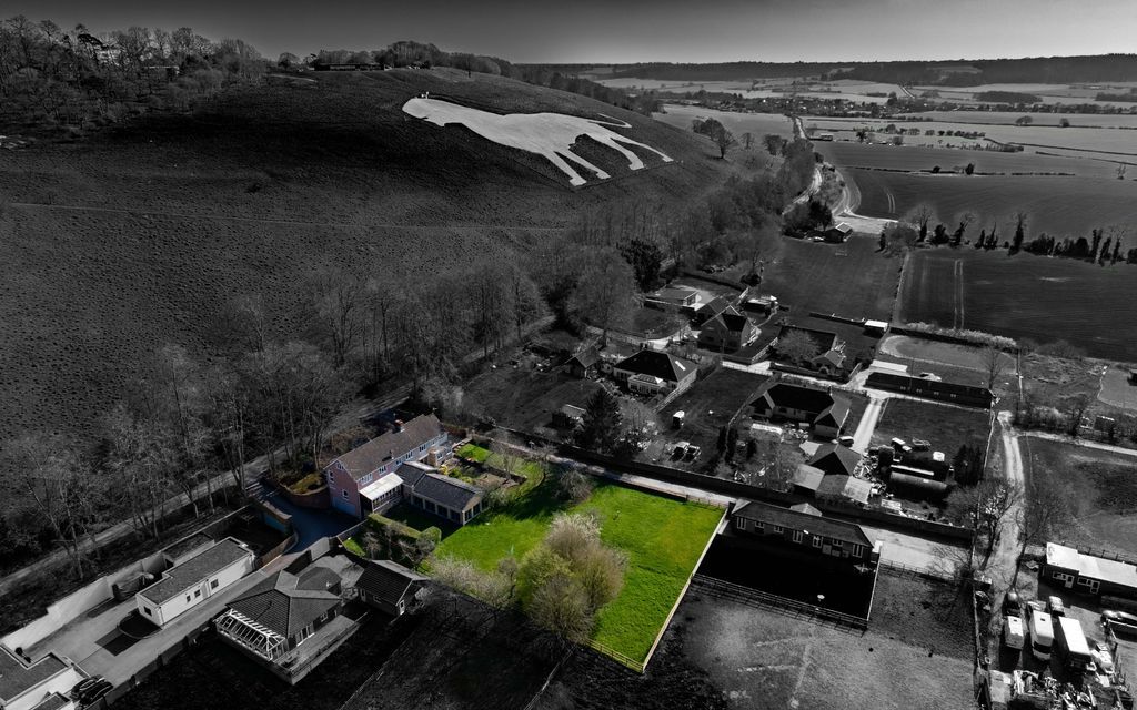 Property photo 2 of 61 Drone