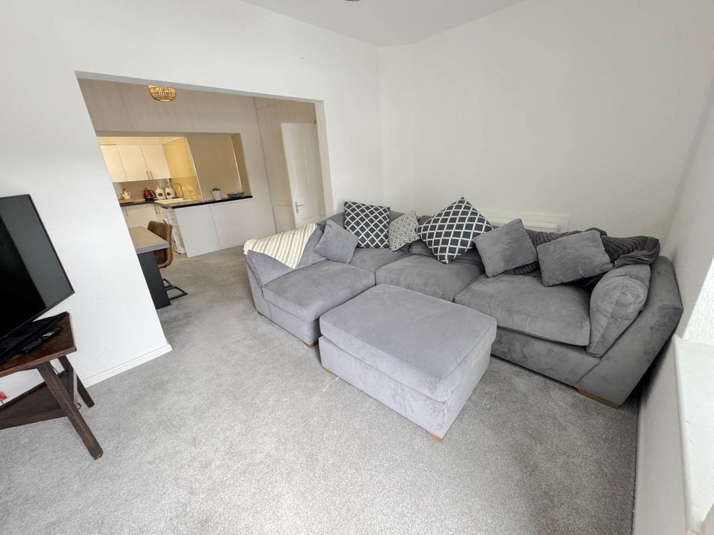 Property photo 2 of 14 Living