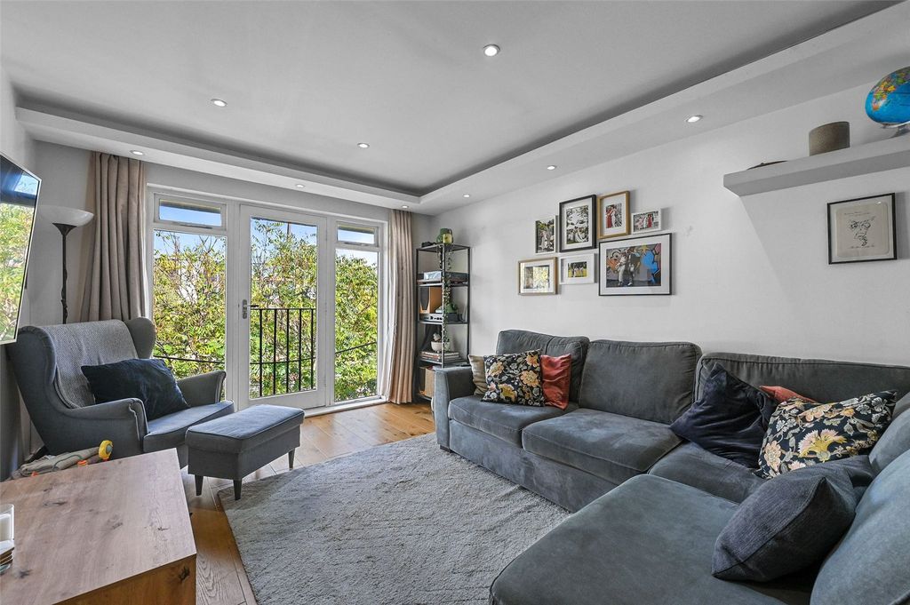 Property photo 2 of 18 Reception