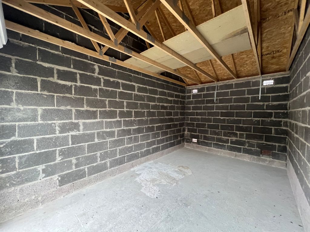 Property photo 3 of 4 4159842