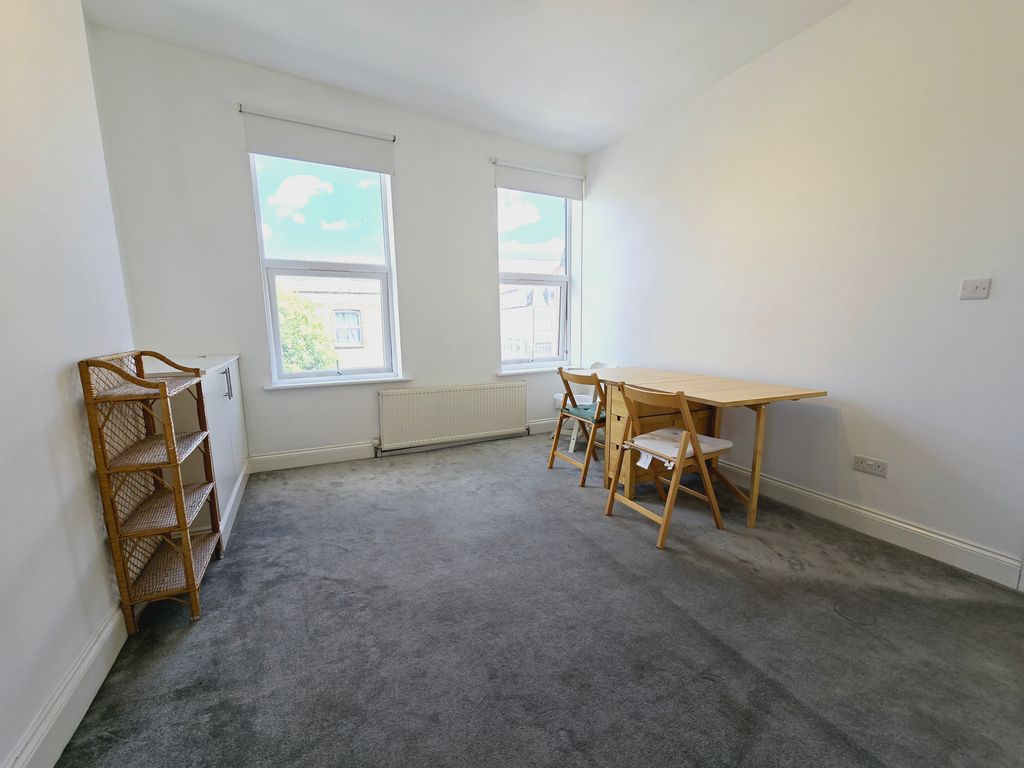 Property photo 3 of 8