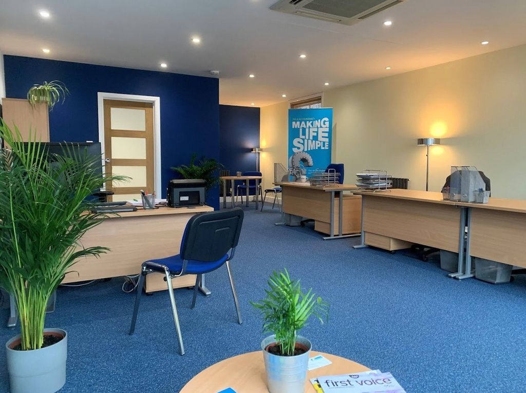 Property photo 2 of 5 Front Office