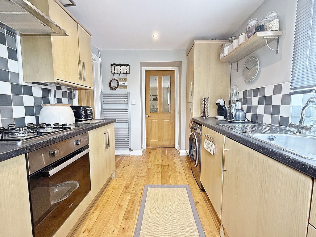 Property photo 2 of 25 Kitchen