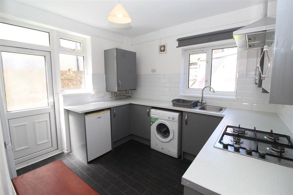 Property photo 2 of 12 Img_8419.Jpg