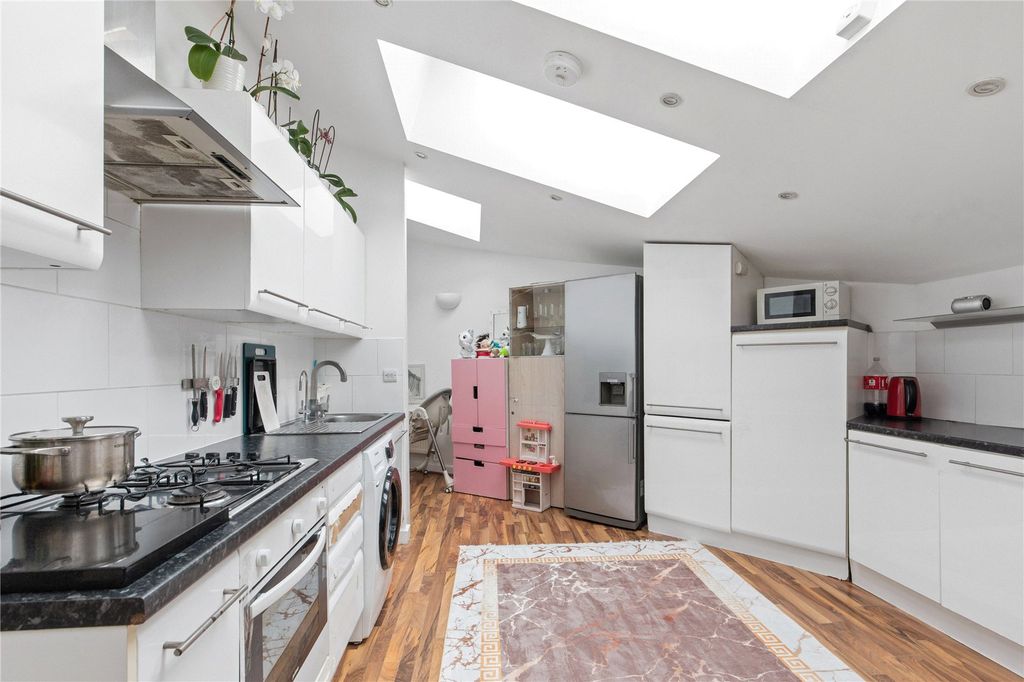 Property photo 2 of 24 Picture No. 19