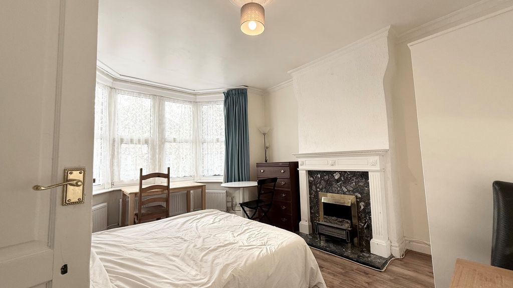 Property photo 1 of 13 Image