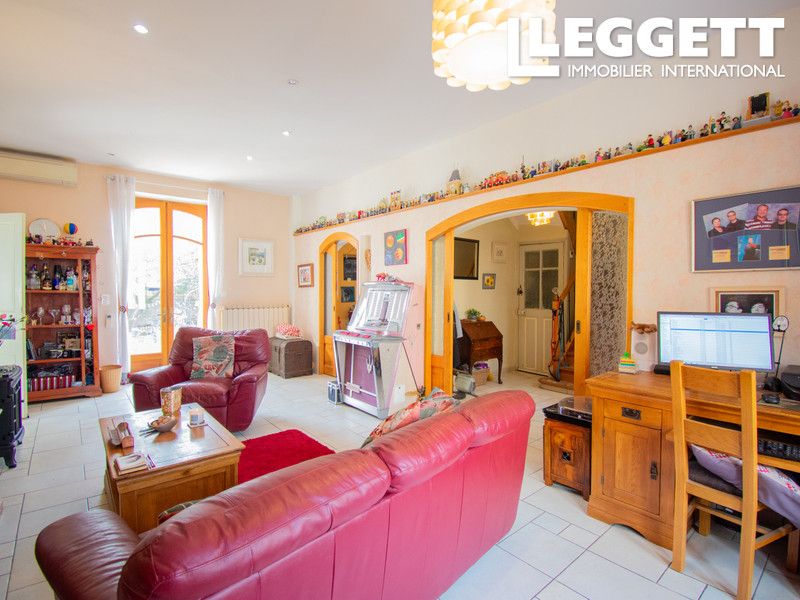 Property photo 2 of 10