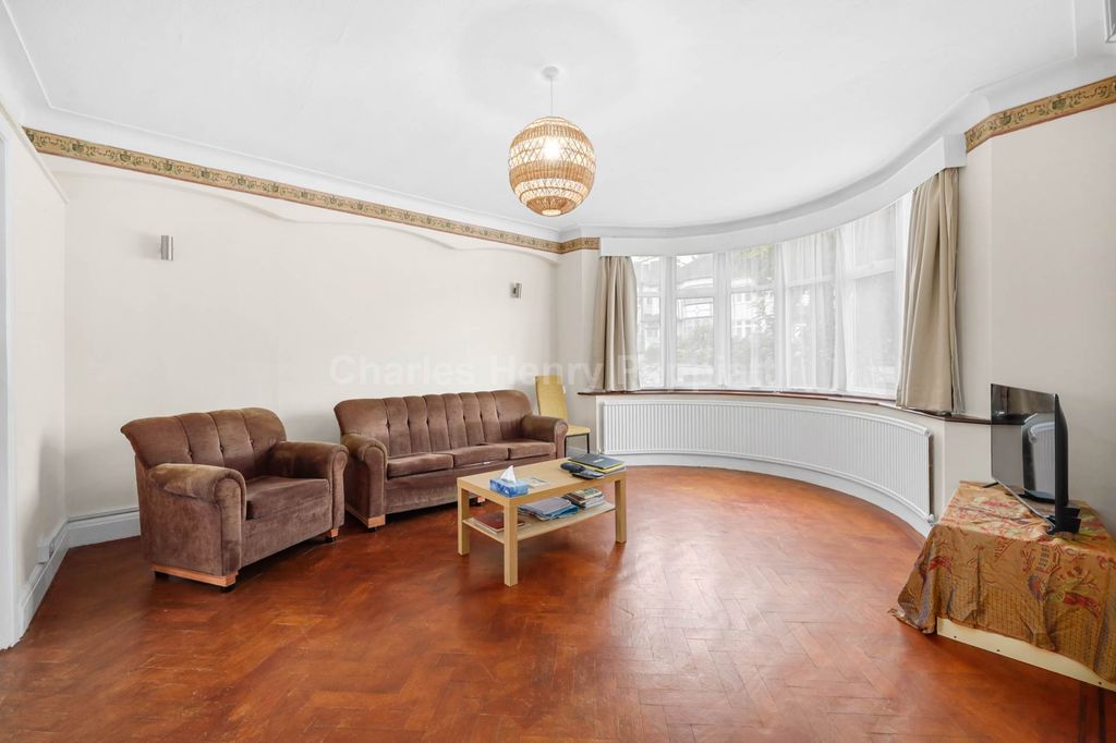 Property photo 3 of 19