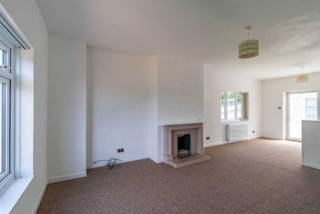 Property photo 3 of 24