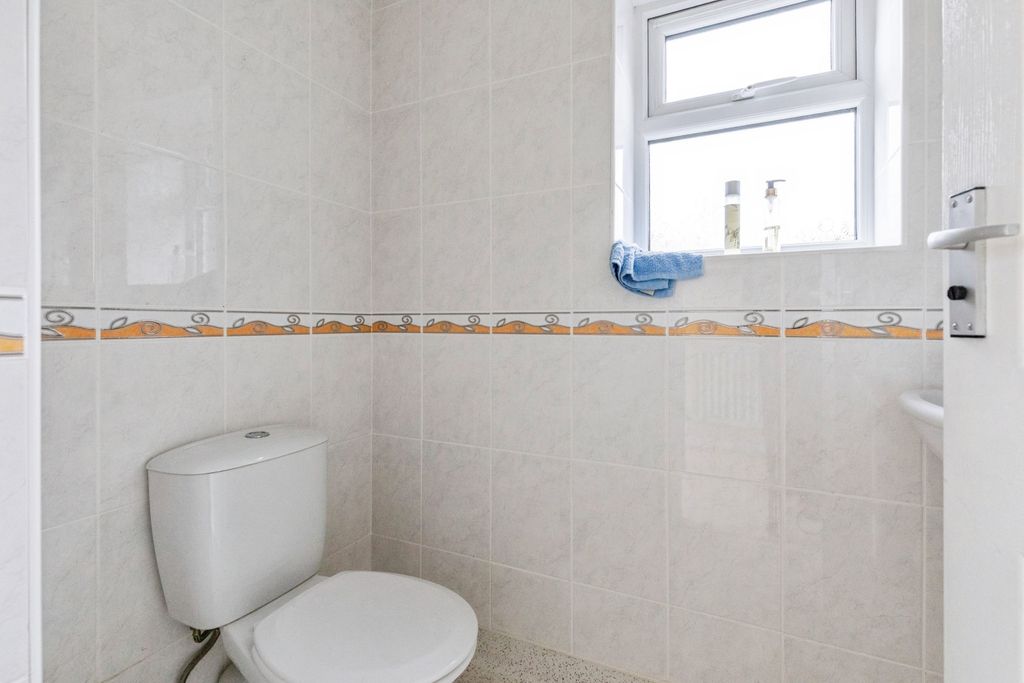 Additional image 4 of 3 bed semi-detached house for saleEastleigh Road, Kettering NN15