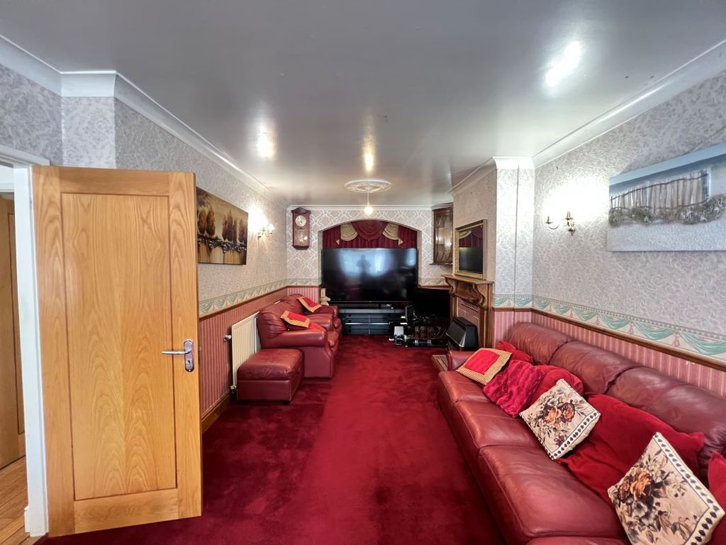 Property photo 2 of 22