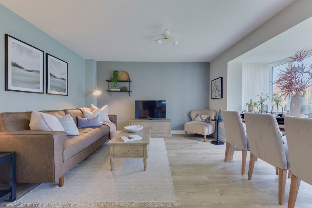 Property photo 3 of 21