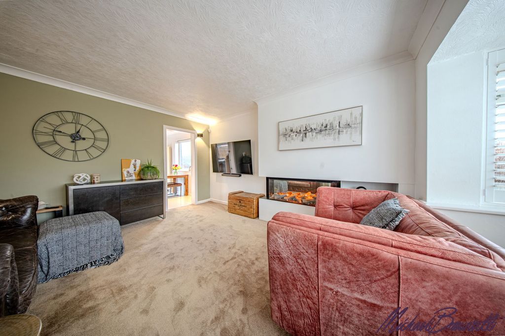 Property photo 3 of 30