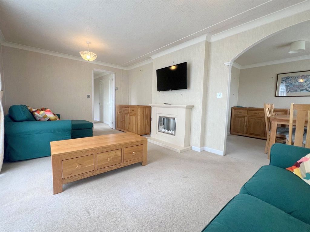 Property photo 2 of 28 Picture No. 36
