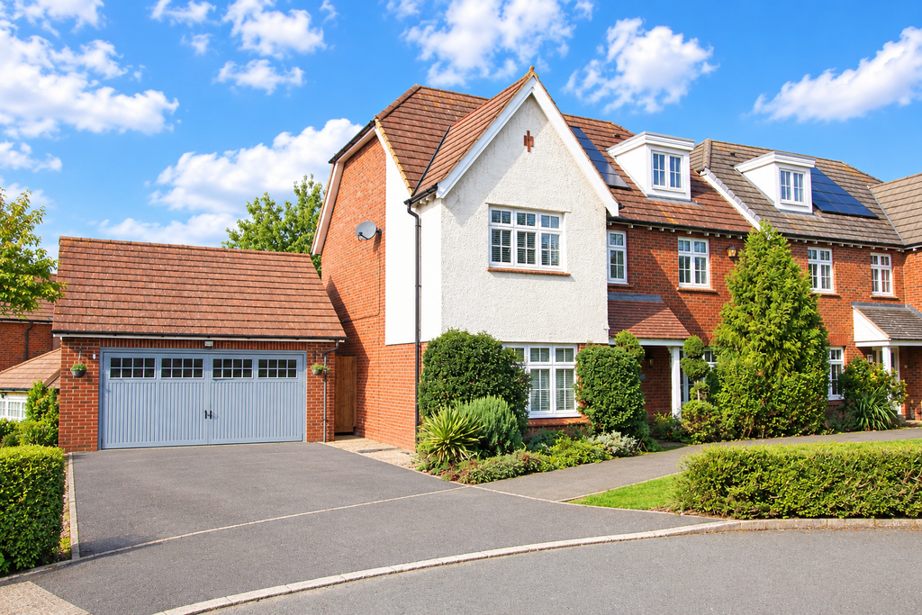 Property photo 1 of 38 Detached Garage With Driveway