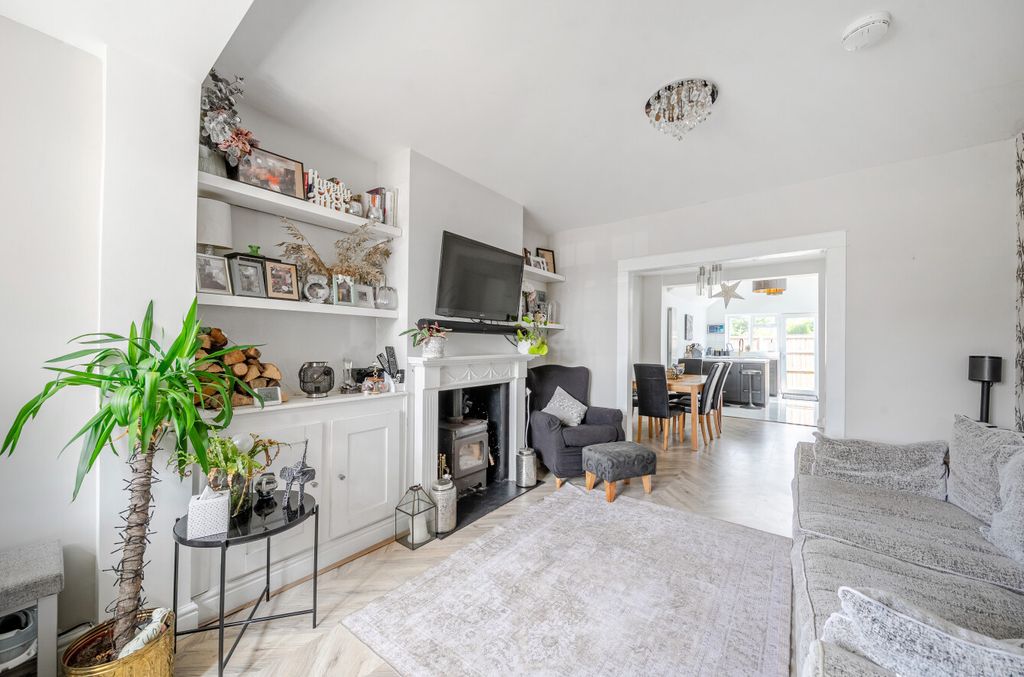 Property photo 2 of 15 1316473-2-687562F...