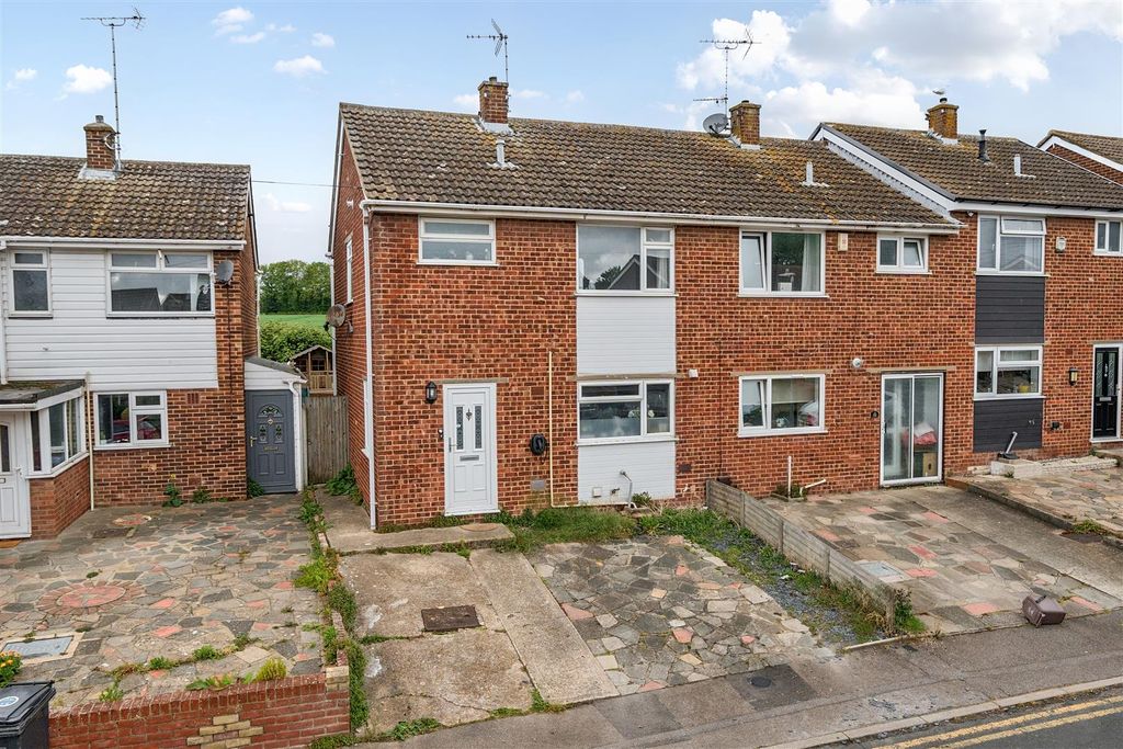 Property photo 1 of 17 Fairfield Road, Ramsgate