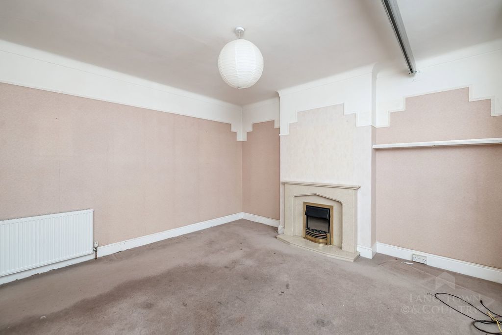 Property photo 3 of 26