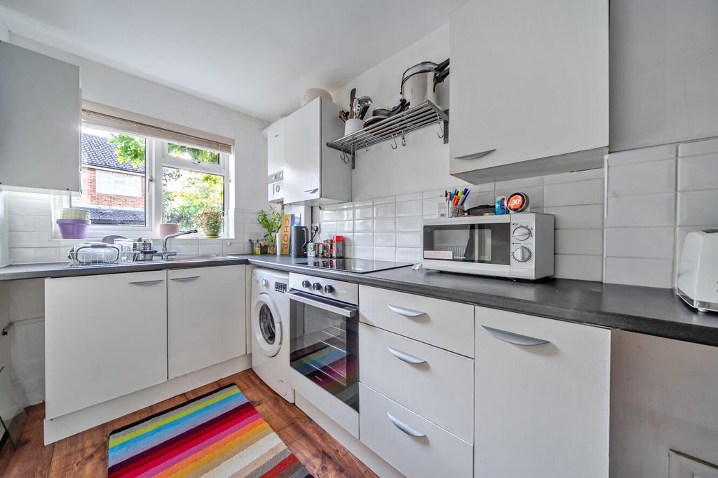 Property photo 2 of 12 1522247-10-6Aac20...