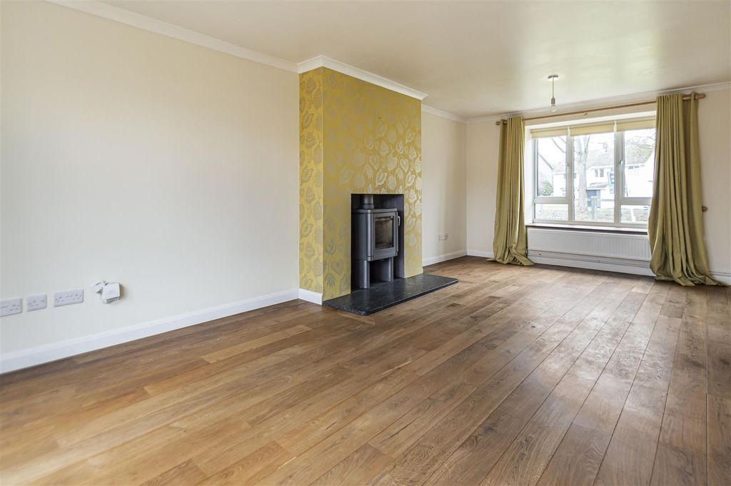 Property photo 2 of 19 11_72151.Jpg