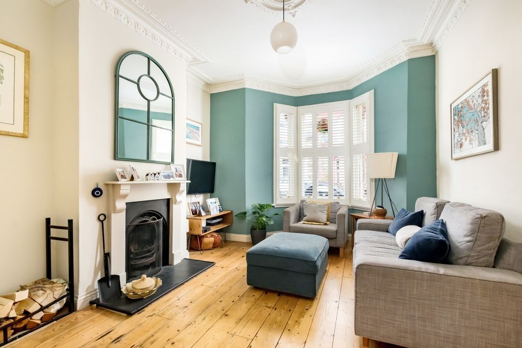 Property photo 3 of 14 Sitting Room