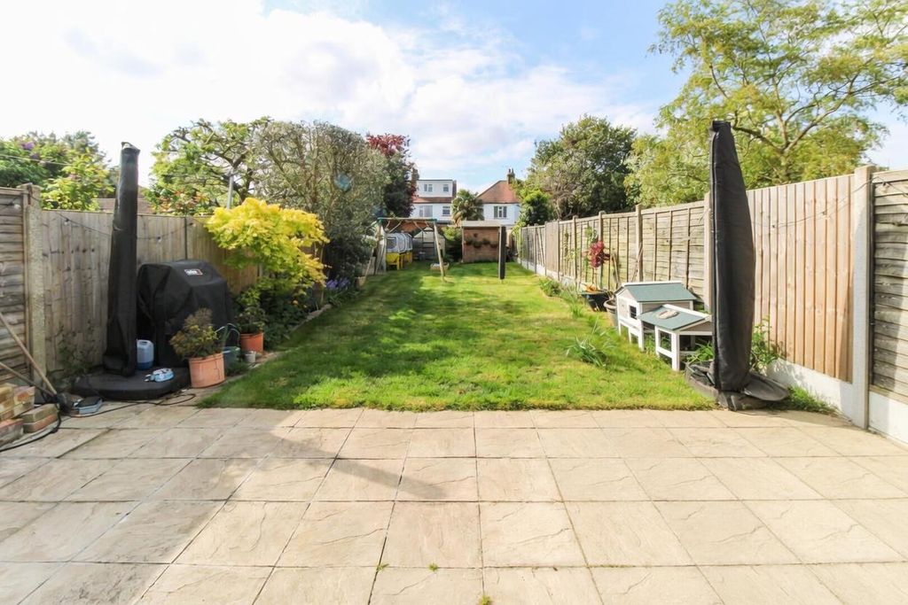 Property photo 3 of 16 Garden