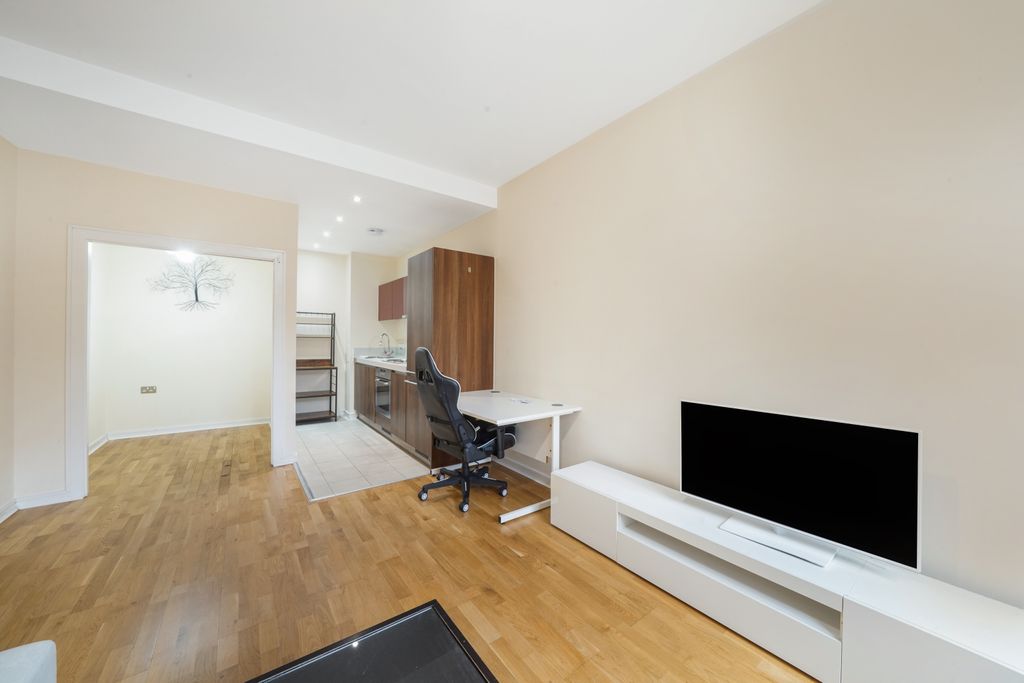 Property photo 3 of 18