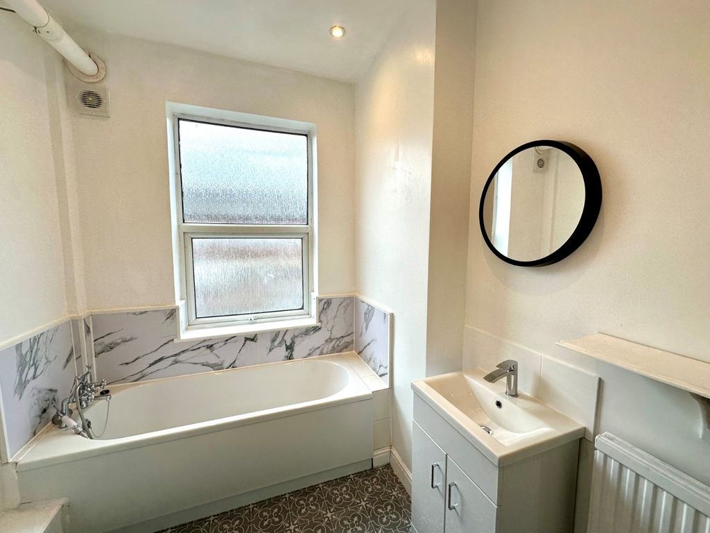 Property photo 2 of 11 Picture No. 20