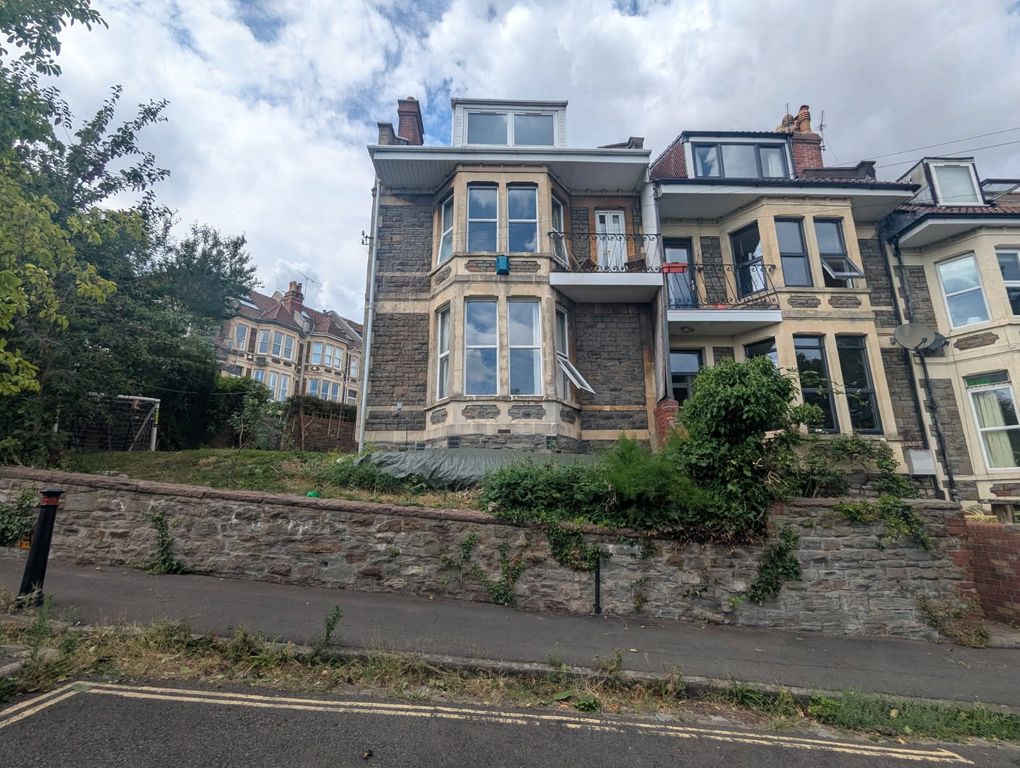 Property photo 1 of 16 External